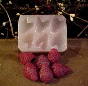 https://www.vanyulay.com/wp-content/uploads/2015/10/Strawberry-Half-Embeds-6-Cavity-Silicone-Mold-5219.jpg